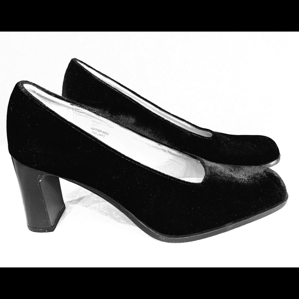 Ann Taylor pumps